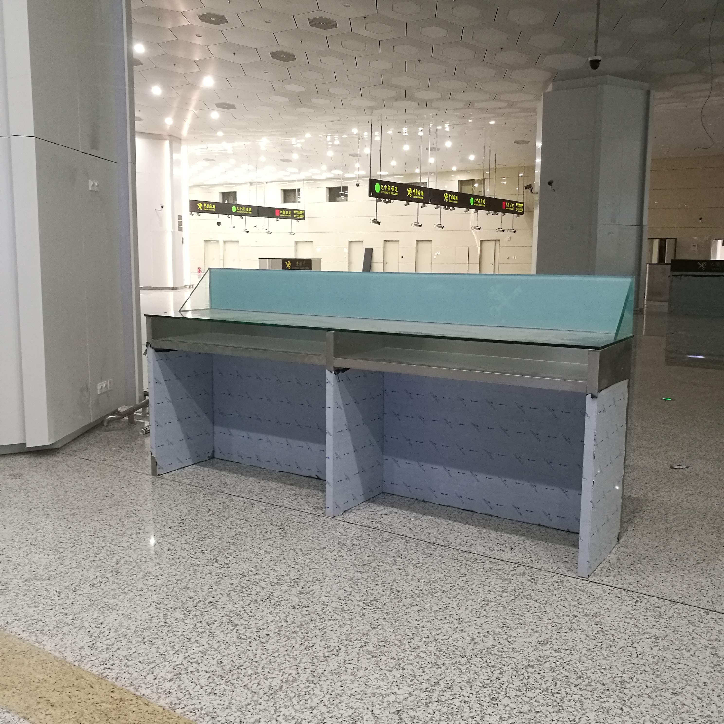 橫琴海關(guān)：不銹鋼工作臺