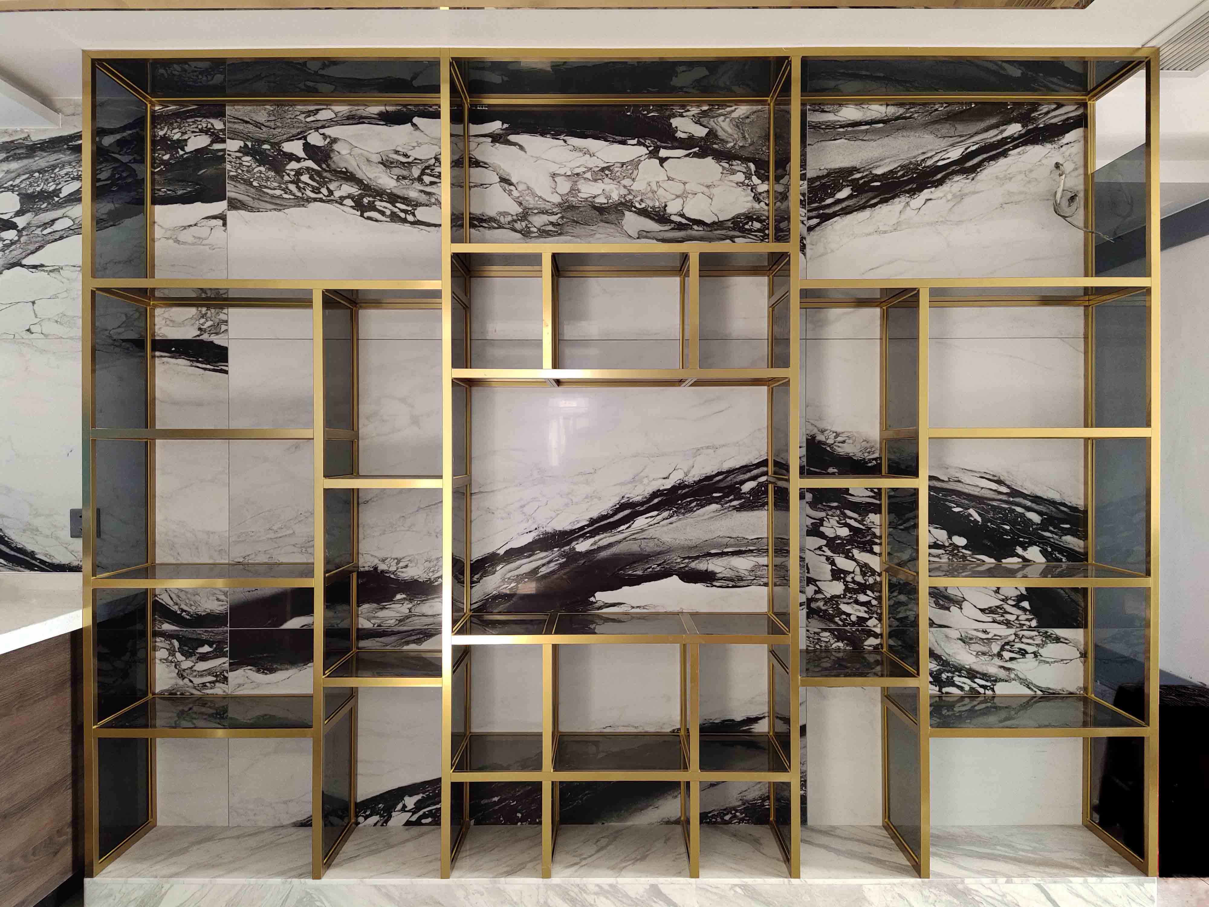 不銹鋼裝飾展柜