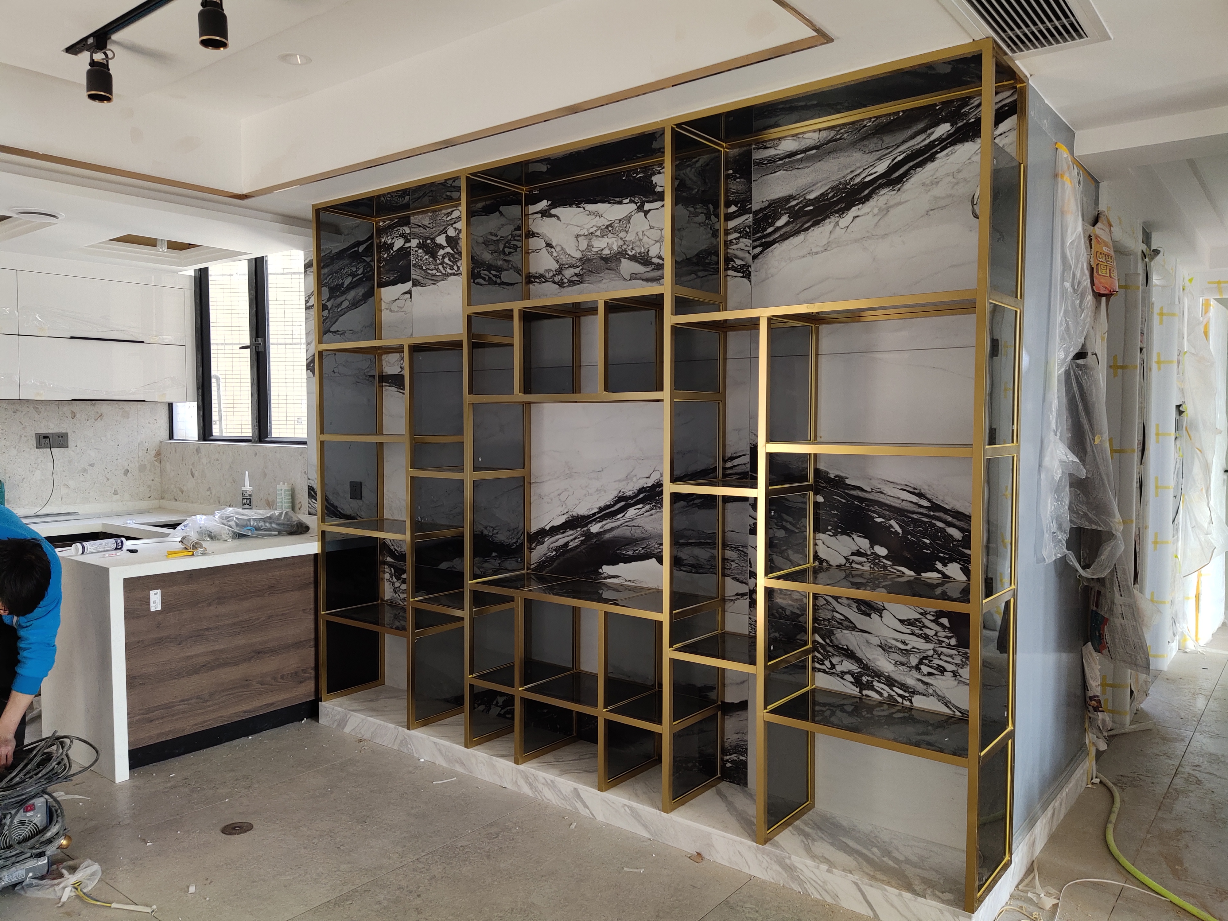 不銹鋼裝飾展柜