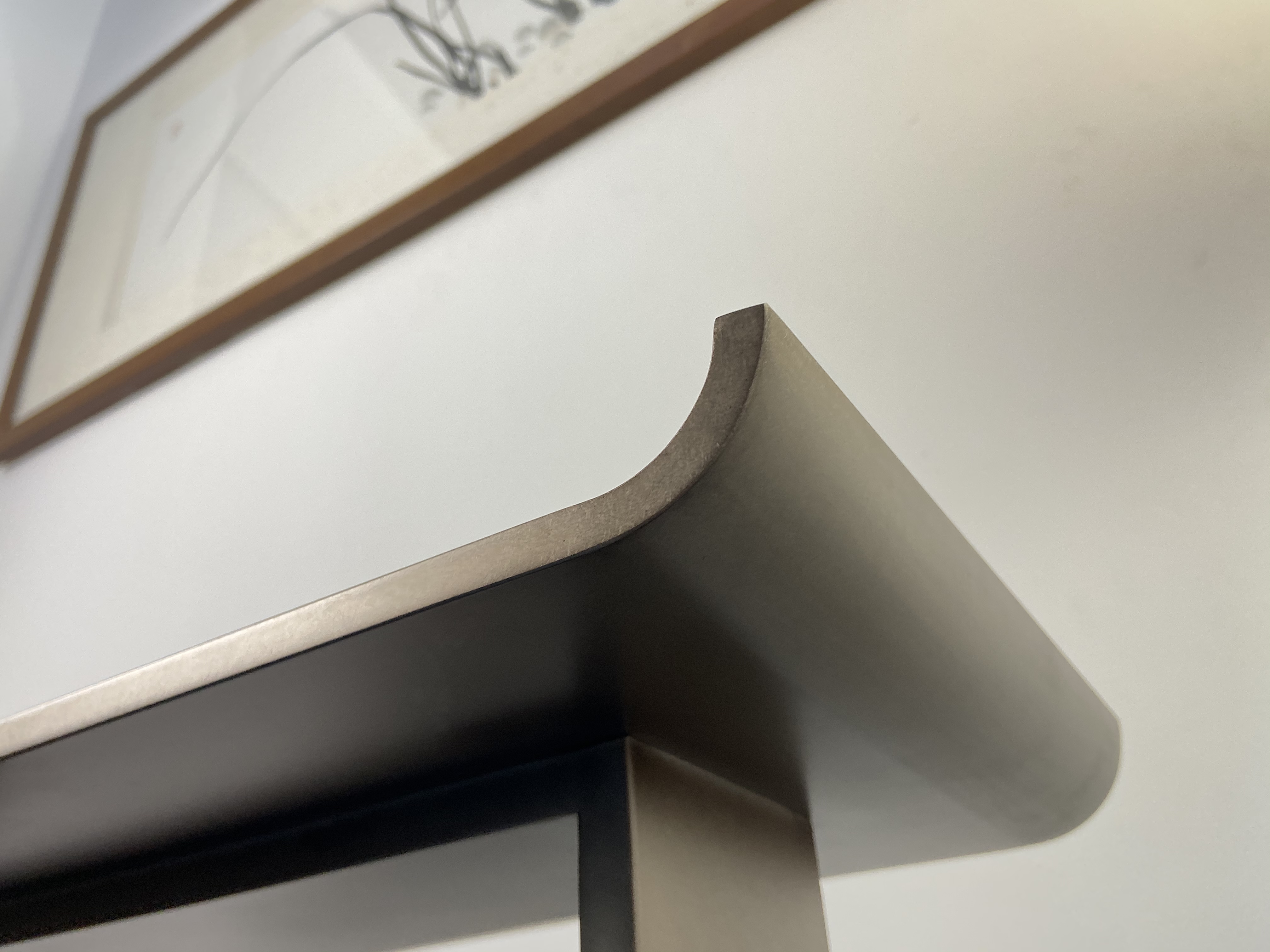 廈門(mén)恒禾別墅：金屬玄關(guān)桌