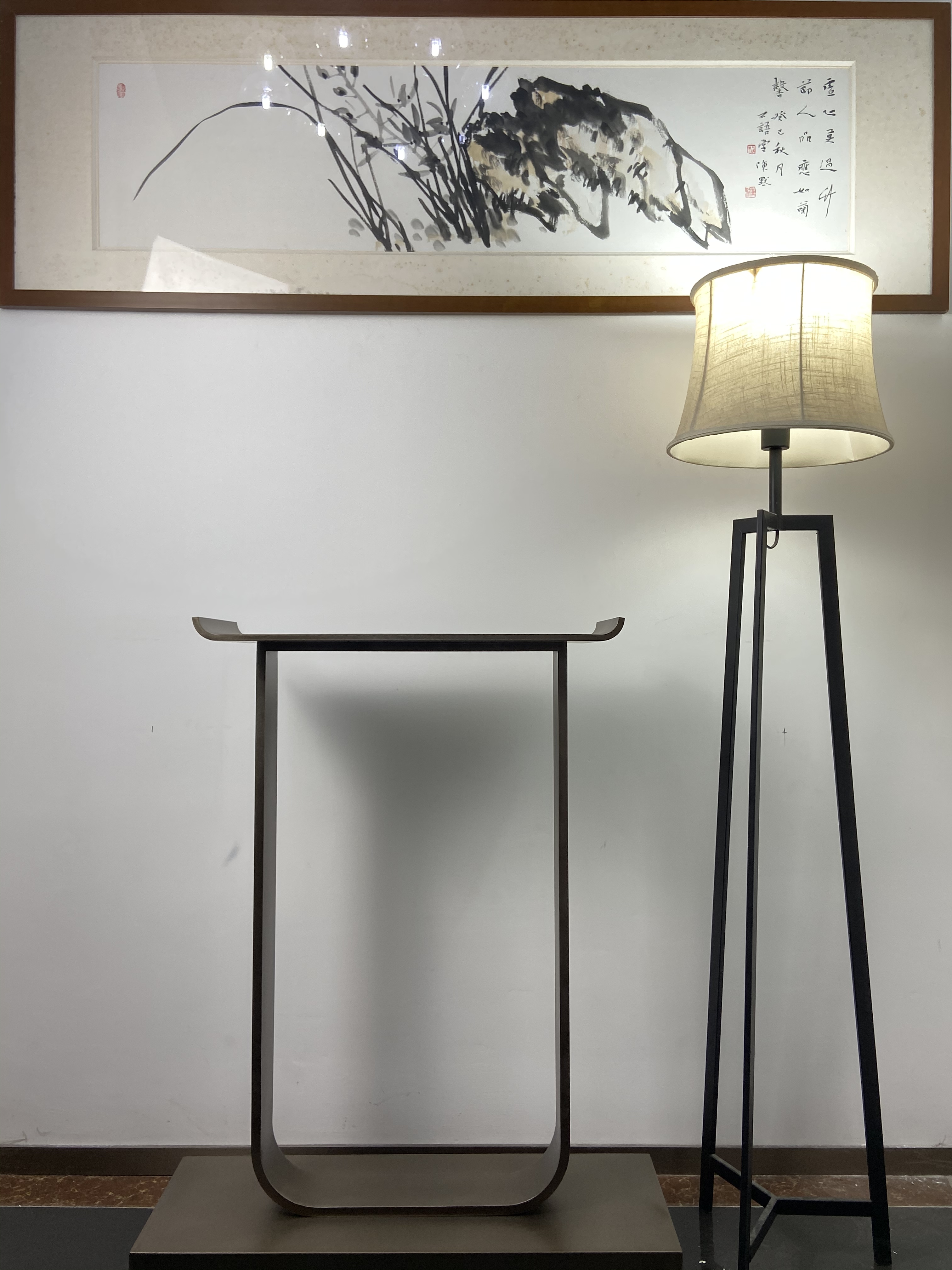 廈門(mén)恒禾別墅：金屬玄關(guān)桌